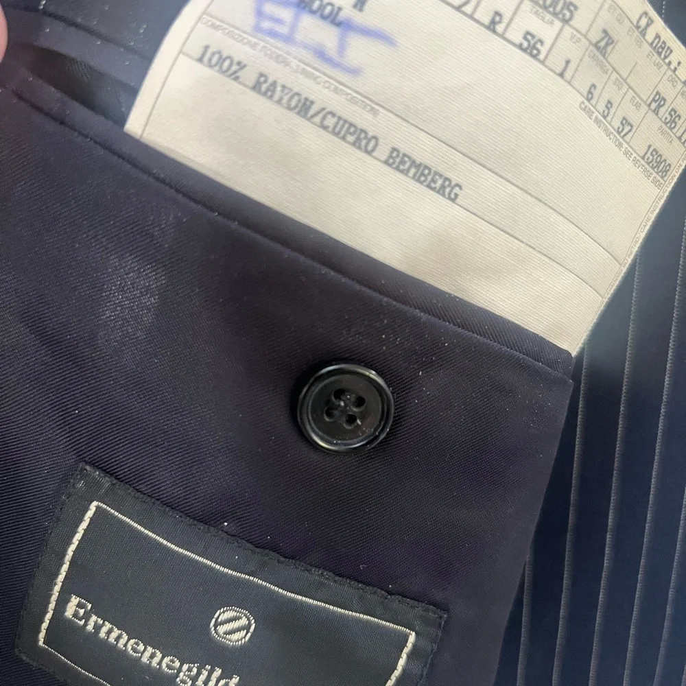 Luxury Erm.  Zegna suit , pin stripe, cuffs, Made in Italy,  PERFECT  , size 46 - Picture 8 of 10
